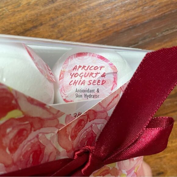 Freida & Joe Aromatherapy Bath Bombs Gift Set of 4 NWOT - Picture 5 of 8